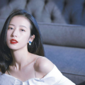 欣儿欧尼,从网红到微密圈达人，多面魅力绽放”