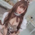 小姐姐cos瑶小耳酱,甜美再现，魔法世界中的灵动精灵