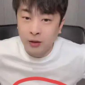 吃自己瓜的男网红,从人设到真相，一场关于信任与欺骗的直播秀
